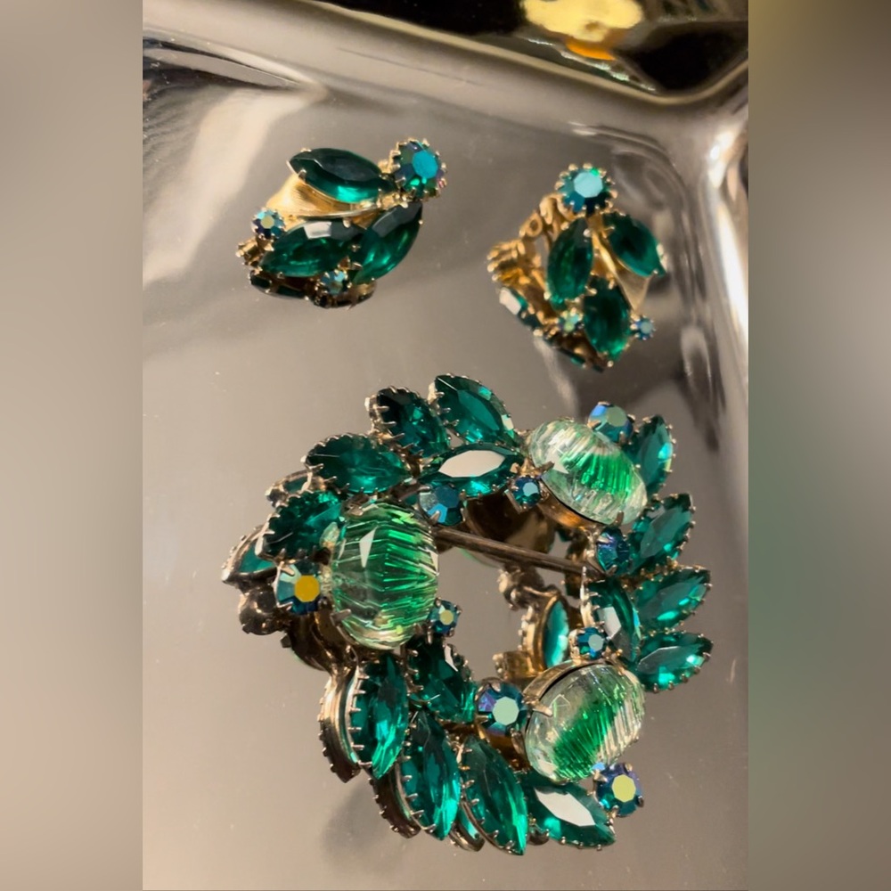 True Vintage Set Juliana E+B Greens Stipled Fruit Jelly Stones Marquis Golden